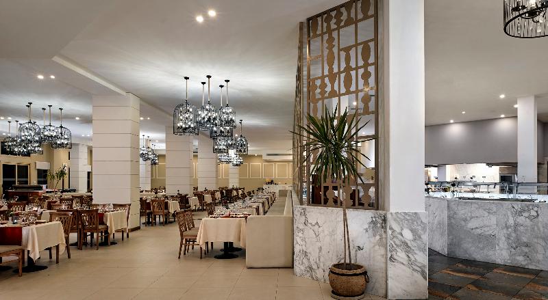 فندق Coral Sea Holiday Resort And Aqua Park