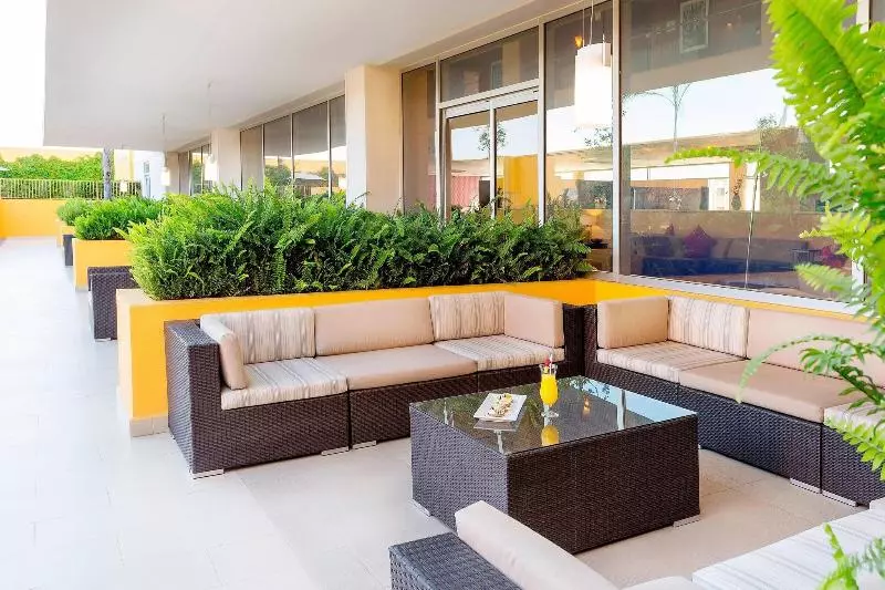 호텔 Courtyard By Marriott Leon At The Poliforum