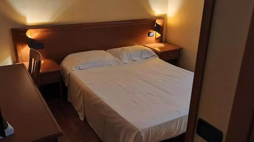 Отель Dimora Adriana