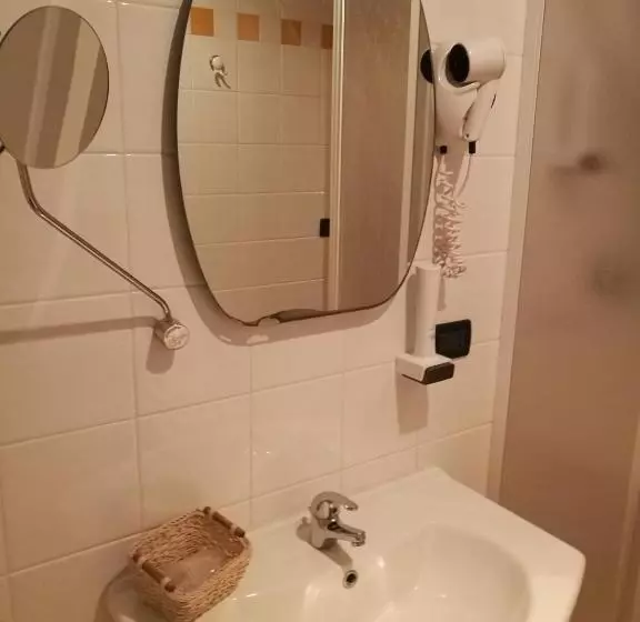 Отель Dimora Adriana