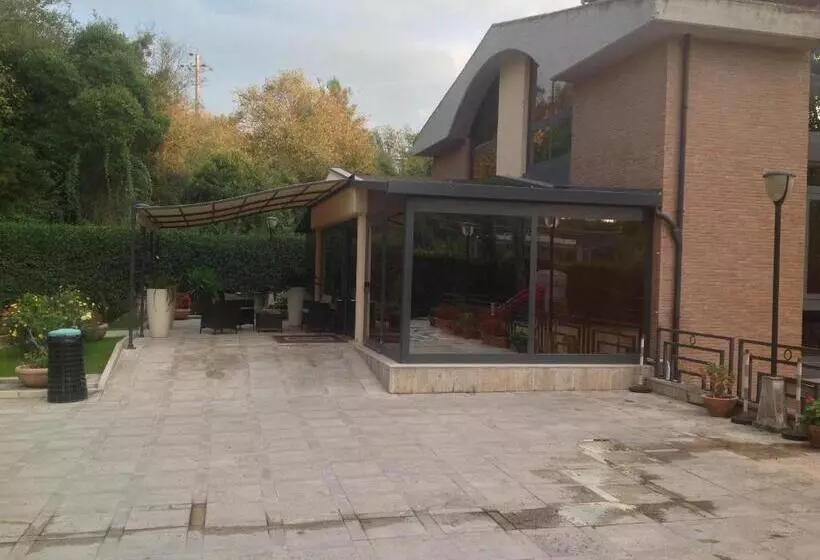 Отель Dimora Adriana