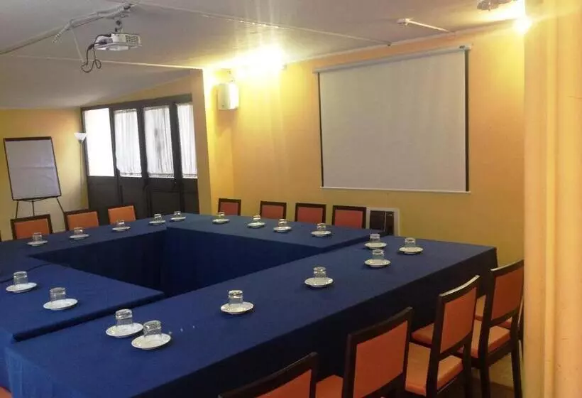 Отель Dimora Adriana