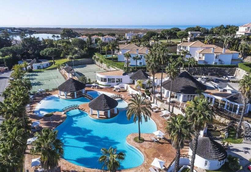 هتل Encosta Do Lago Resort Club