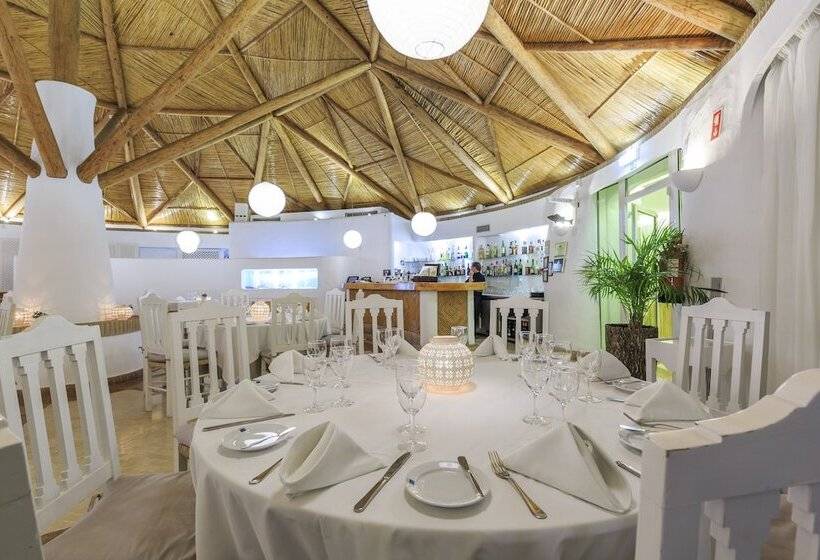 هتل Encosta Do Lago Resort Club