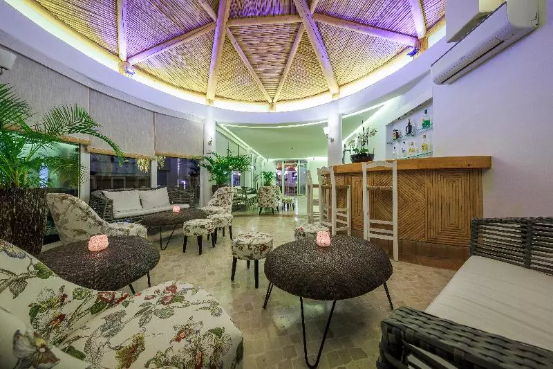 호텔 Encosta Do Lago Resort Club