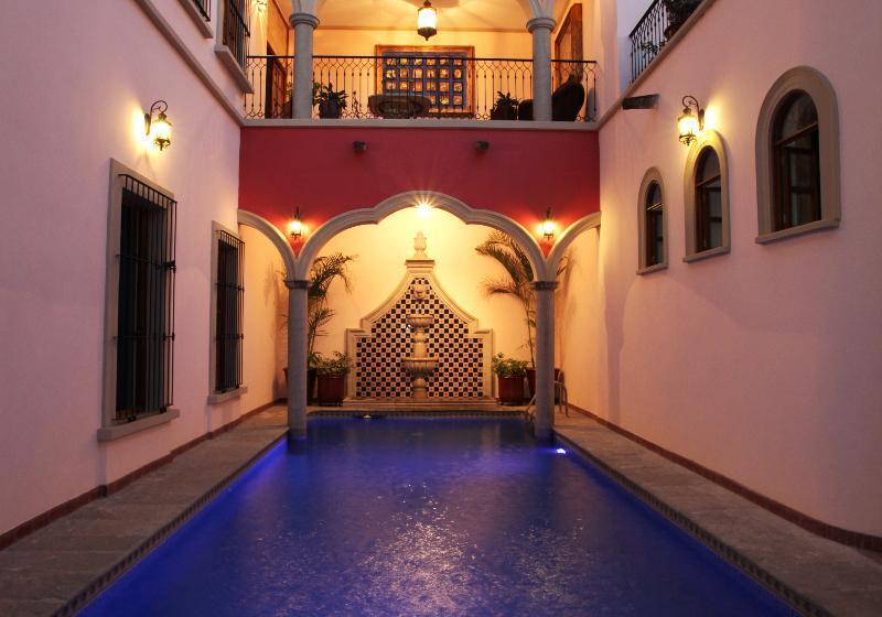 هتل Gran Casa Sayula Galeria & Spa