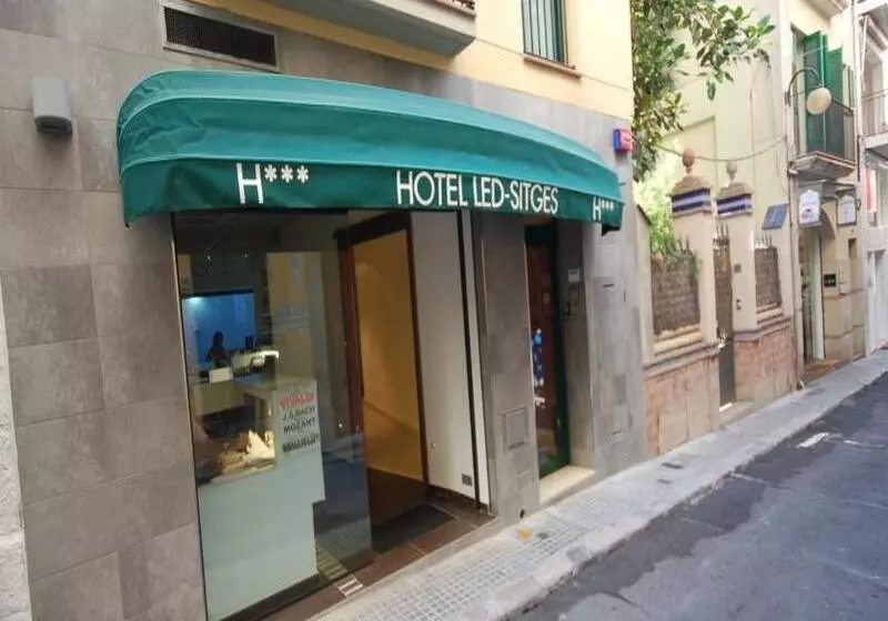 Отель Led Sitges