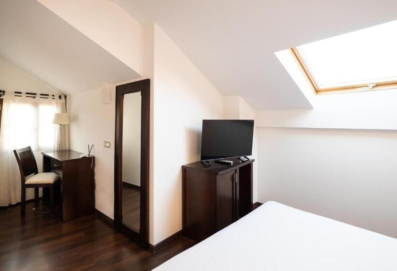 هتل Rincon Del Conde