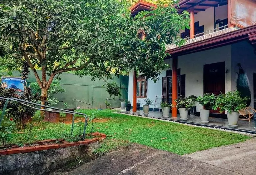 Aamiaismajoitus (B&B) Serendip Villa Homestay Talalla Sri Lanka