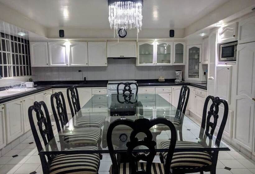 هتل Estancia Boutique O