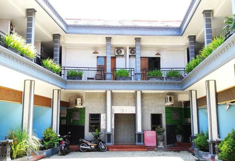 Otel Salma Syariah Mitra Reddoorz Near Terminal Baru Kediri