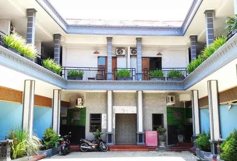 ホテル Salma Syariah Mitra Reddoorz Near Terminal Baru Kediri