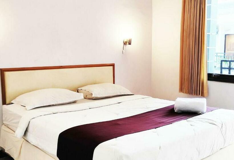 Otel Salma Syariah Mitra Reddoorz Near Terminal Baru Kediri