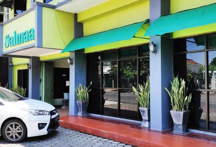 ホテル Salma Syariah Mitra Reddoorz Near Terminal Baru Kediri