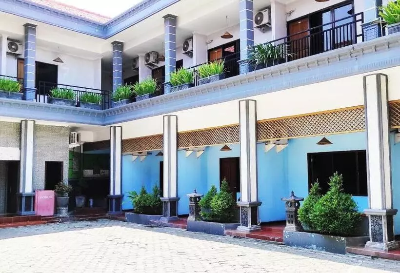 ホテル Salma Syariah Mitra Reddoorz Near Terminal Baru Kediri