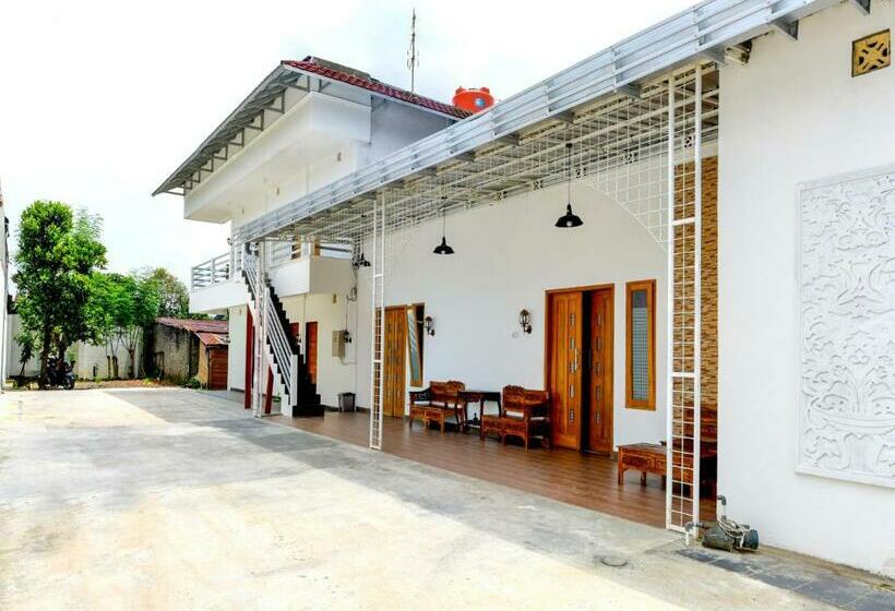 בית מלון כפרי Top Jaya Redpartner