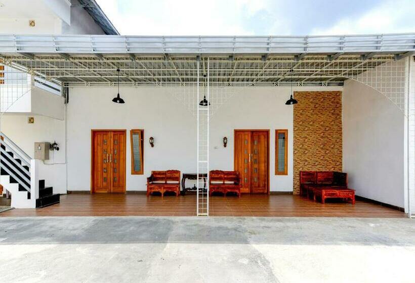 בית מלון כפרי Top Jaya Redpartner