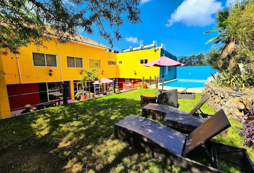 هتل Altamont West