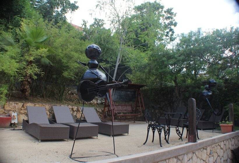 هتل Altamont West