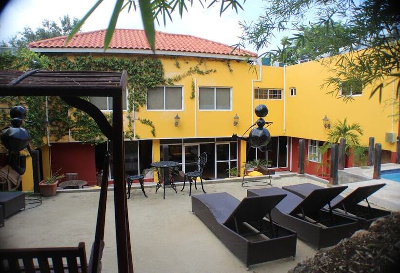 هتل Altamont West