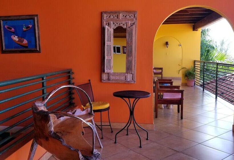 هتل Altamont West