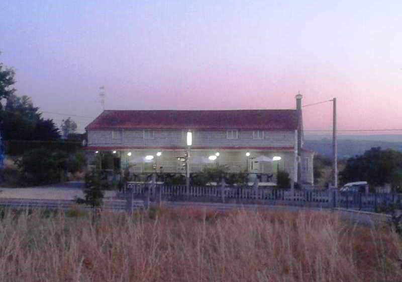 호텔 Hostal Sequeiros