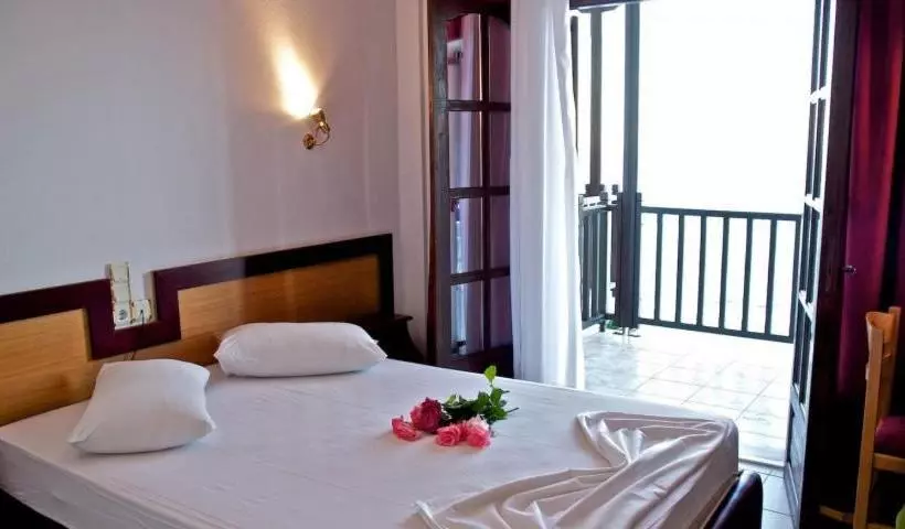 酒店 Karaoulanis Beach