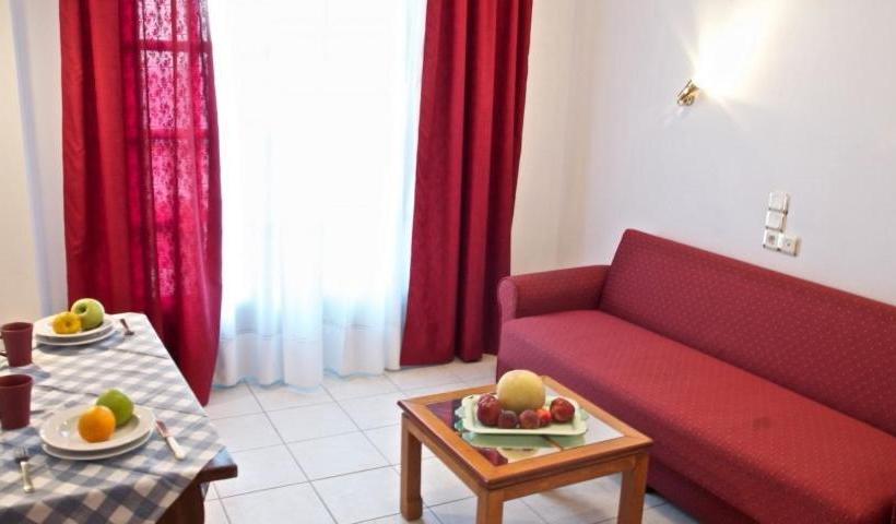 בית מלון כפרי Karaoulanis Beach