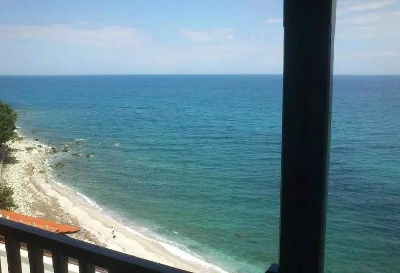 酒店 Karaoulanis Beach