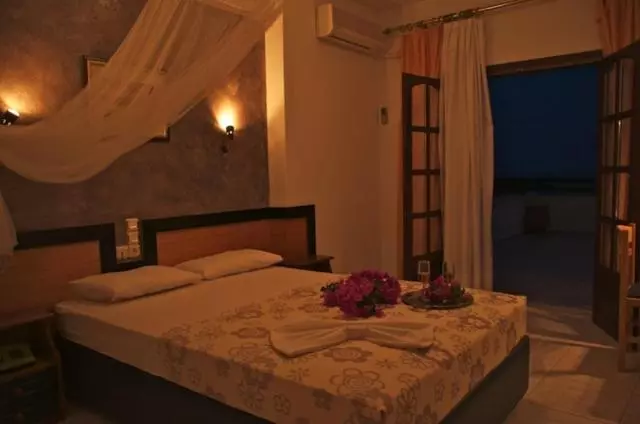 酒店 Karaoulanis Beach