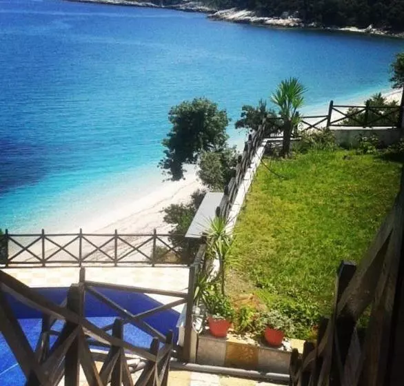 酒店 Karaoulanis Beach