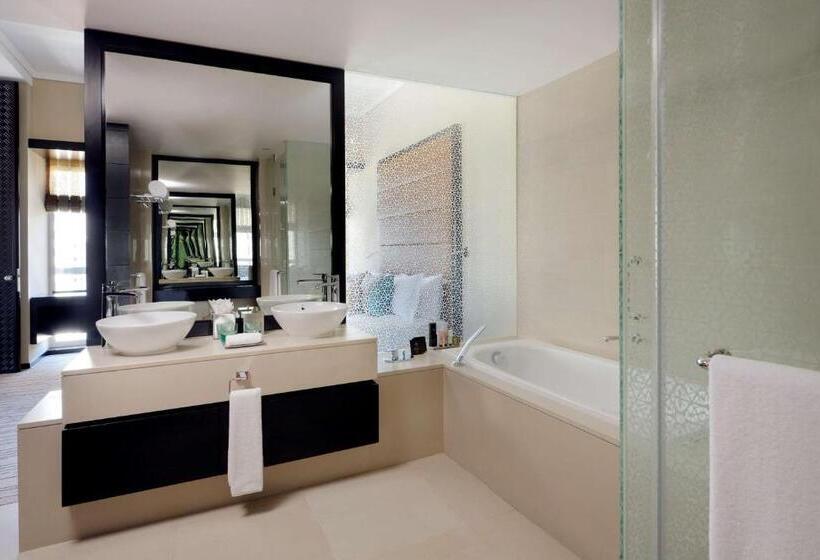 Отель Southern Sun Abu Dhabi