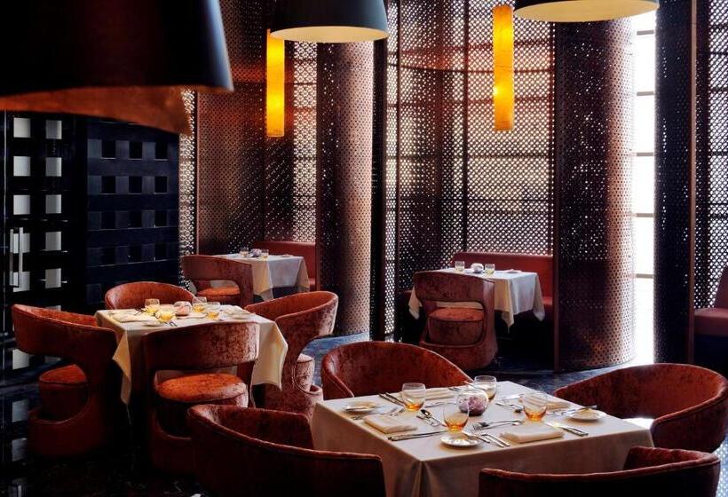 Отель Southern Sun Abu Dhabi