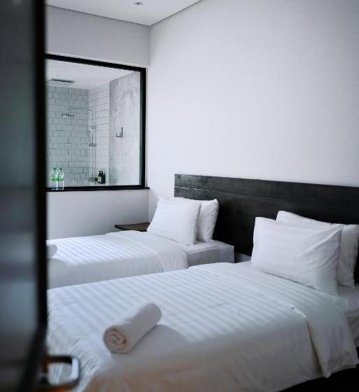 Tune Hotel Klia   Klia2