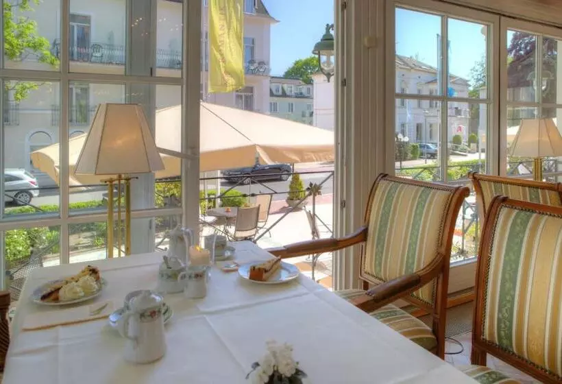 Отель Villa Esplanade Mit Aurora