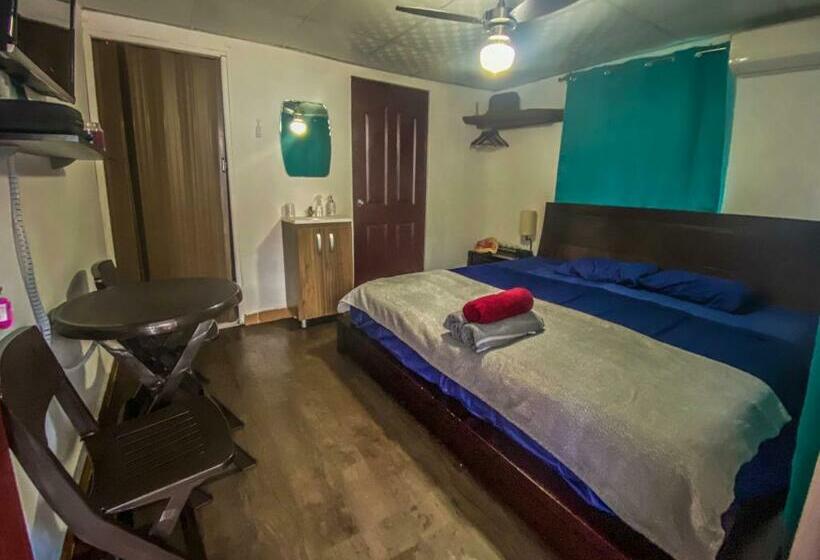 مبيت وإفطار Room Isla Colón