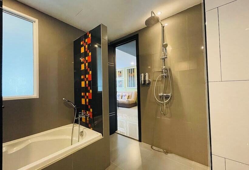 Arthitaya Green Nature Hotel & Lakkhana Poolside Resort