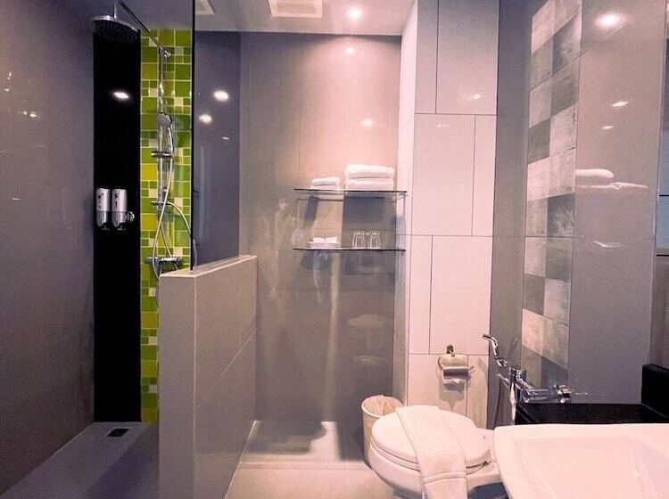 Arthitaya Green Nature Hotel & Lakkhana Poolside Resort