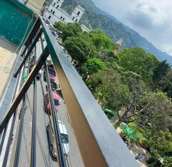 Hotelli La Posada Central