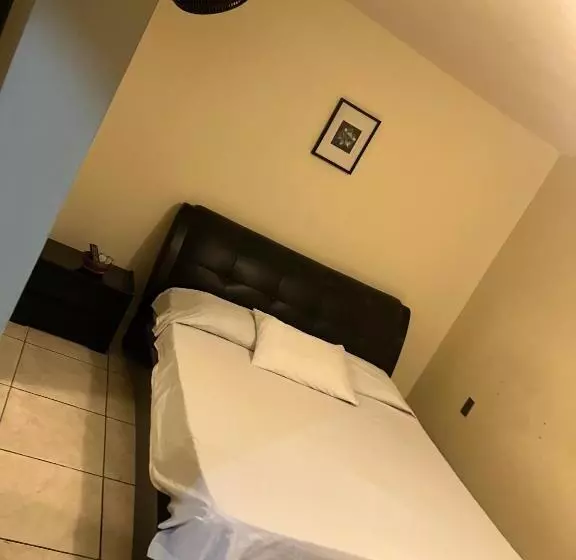 Hotelli La Posada Central