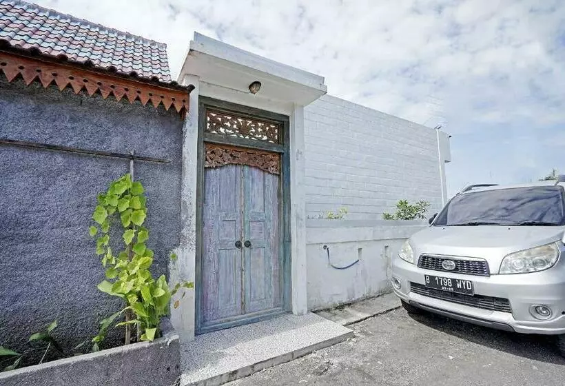 ホテル Oyo 90855 Teras Keong Canggu
