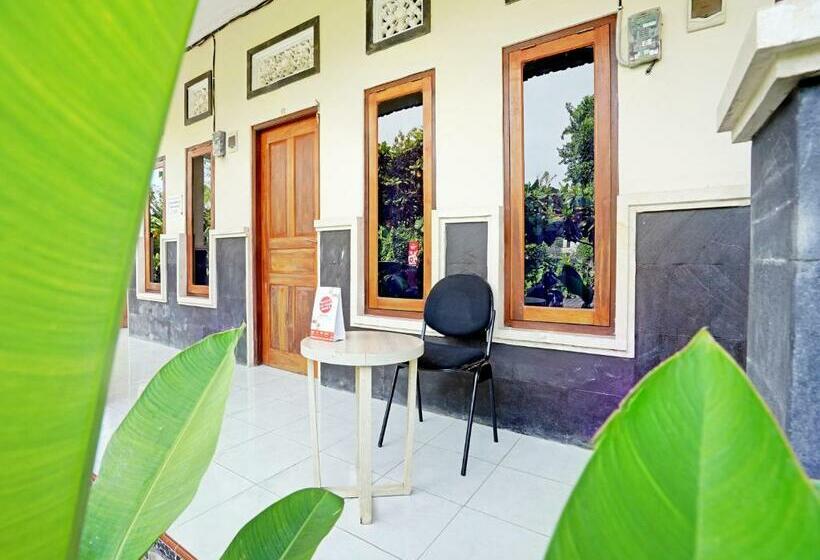 בית מלון כפרי Oyo 90860 Tunjung Sari 8