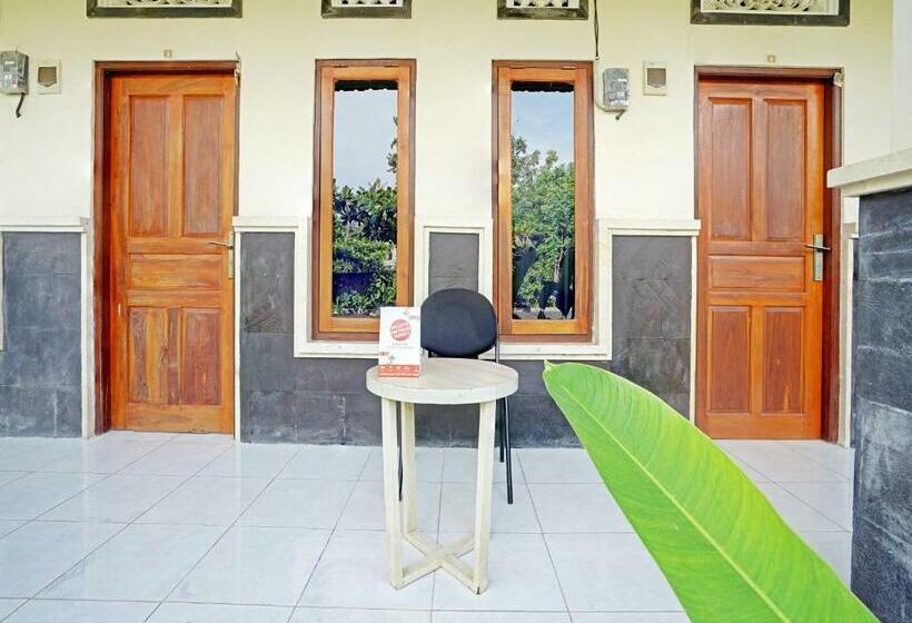 בית מלון כפרי Oyo 90860 Tunjung Sari 8