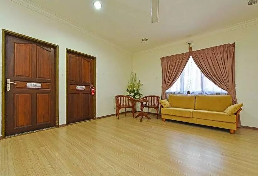 ホテル Capital O 90434 Marmoris House