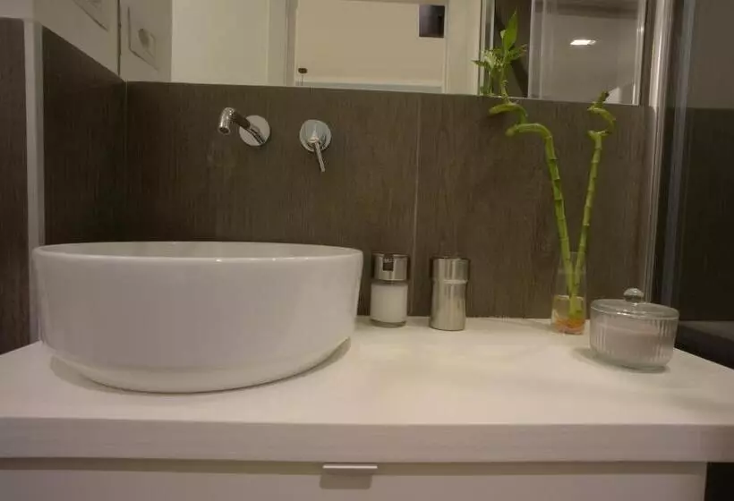 پانسیون Bamboo Milano Sinatra