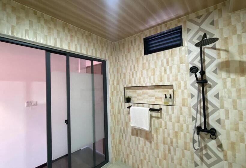 هتل Chillax Thoddoo