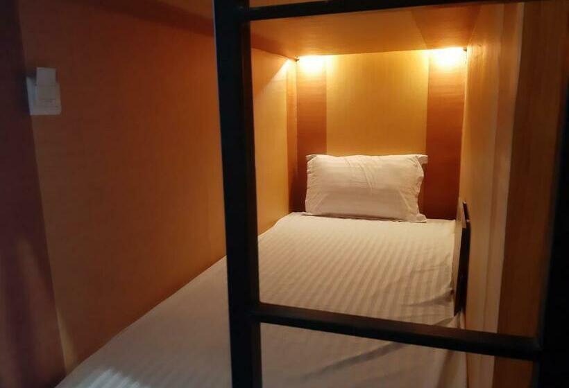 캡슐 호텔 Salsabila Sweet Home & Capsule Syariah