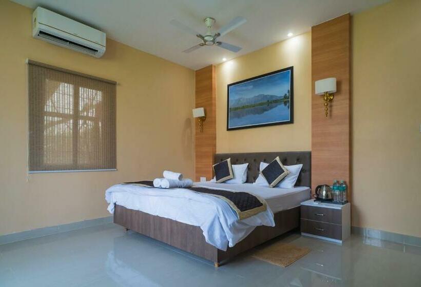 Hotel Tusker Tea County