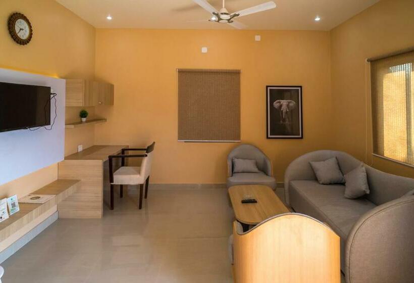 Hotel Tusker Tea County