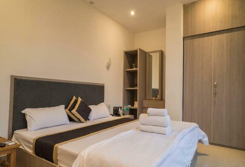 Hotel Tusker Tea County